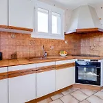 Pour Professionnel, 3 Chambres, 6 Pers, Parking, Jardin & Wi-fi * Saint-Simon (Cantal)