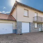 Pour Professionnel, 3 Chambres, 6 Pers, Parking, Jardin & Wi-fi * Saint-Simon (Cantal)