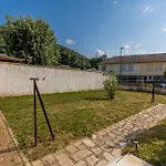 Tatil Evi Pour Professionnel, 3 Chambres, 6 Pers, Parking, Jardin & Wi-fi Saint-Simon (Cantal)