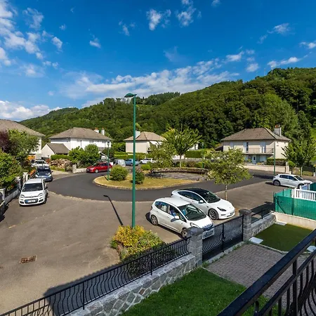 펜션 Pour Professionnel, 3 Chambres, 6 Pers, Parking, Jardin & Wi-fi *