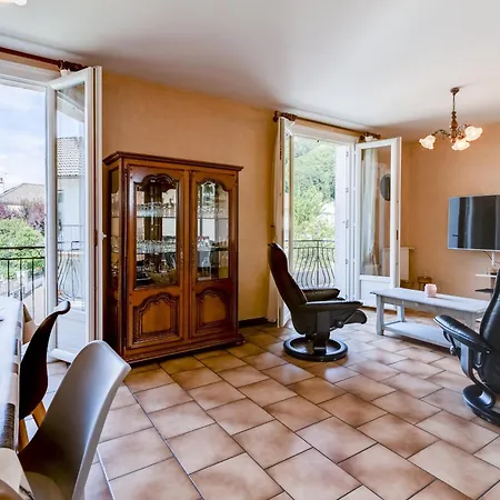 Pour Professionnel, 3 Chambres, 6 Pers, Parking, Jardin & Wi-fi Дом отдыха Saint-Simon (Cantal)