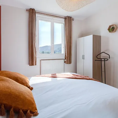 Pour Professionnel, 3 Chambres, 6 Pers, Parking, Jardin&wi-fi Hébergement de vacances Saint-Simon (Cantal)