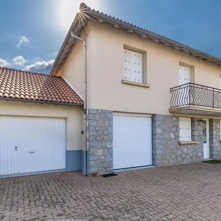 Pour Professionnel, 3 Chambres, 6 Pers, Parking, Jardin&wi-fi * Saint-Simon (Cantal)