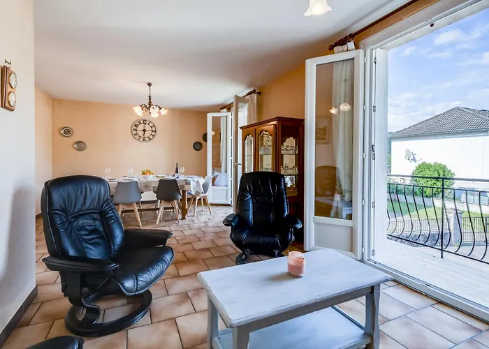 Pour Professionnel, 3 Chambres, 6 Pers, Parking, Jardin & Wi-fi Saint-Simon (Cantal)