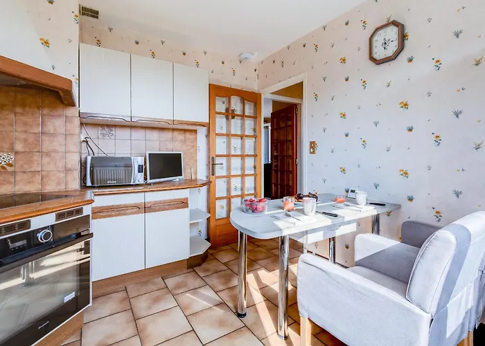 Pour Professionnel, 3 Chambres, 6 Pers, Parking, Jardin & Wi-fi