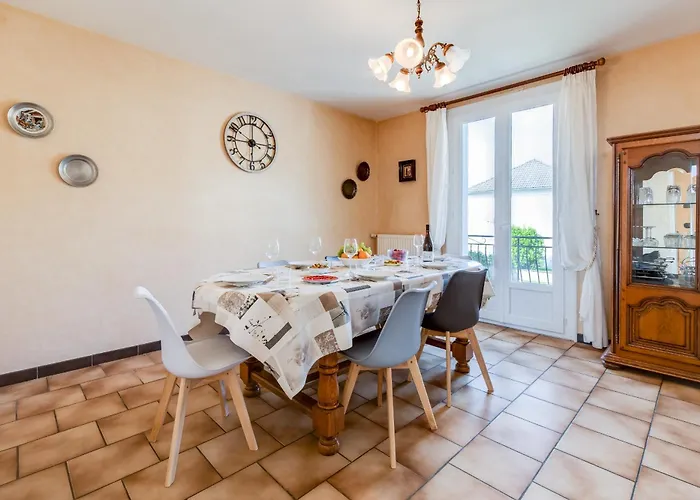 Pour Professionnel, 3 Chambres, 6 Pers, Parking, Jardin & Wi-fi 펜션 Saint-Simon (Cantal)